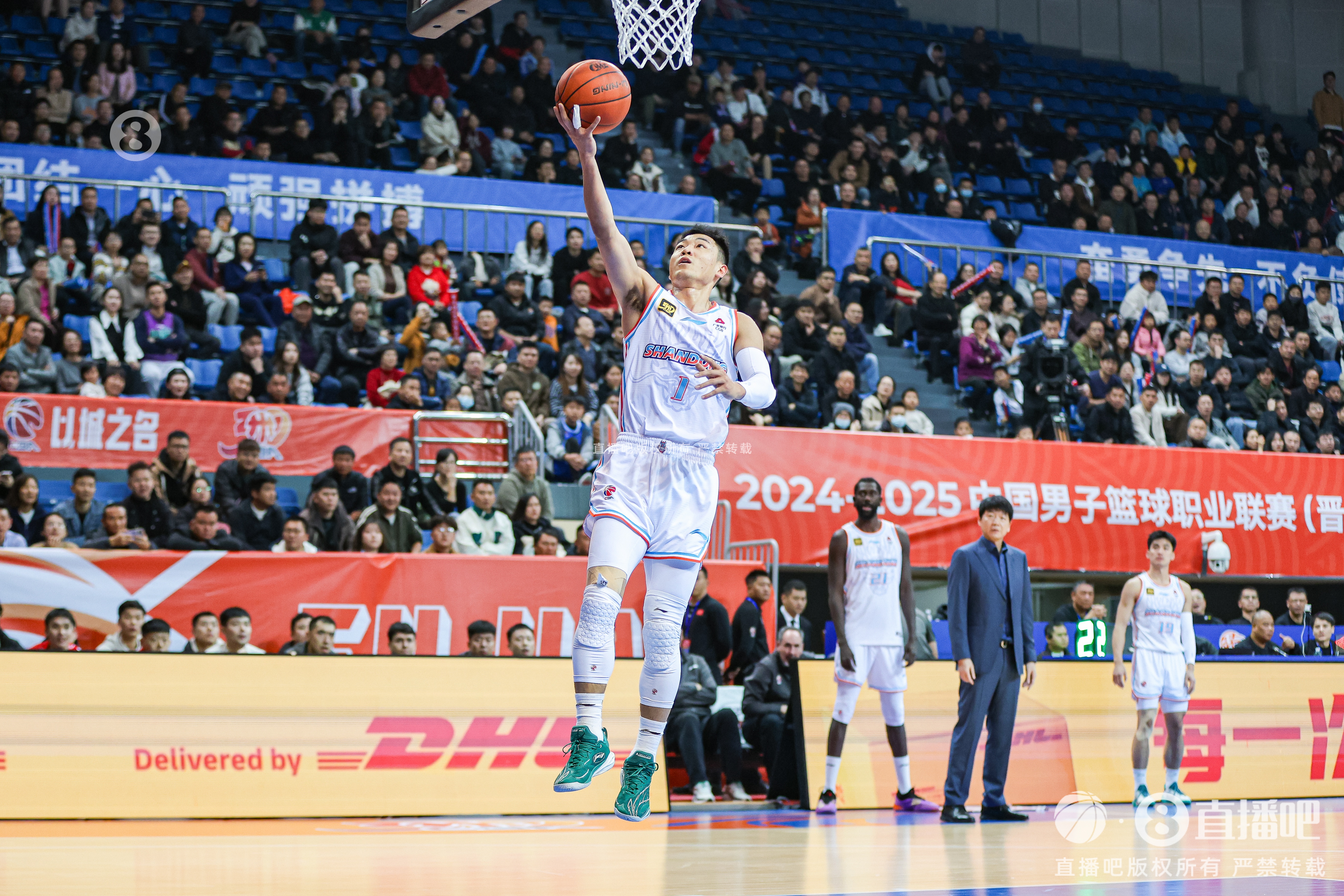 里程碑!高诗岩超越姚明 独居本土球员三双榜第2位
